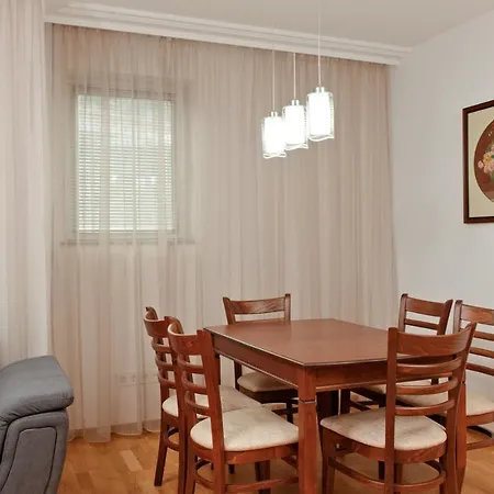 за гости дарива דירה